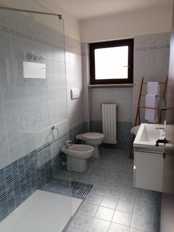 Апартаменты S.G. House Кастельнуово-дель-Гарда Экстерьер фото