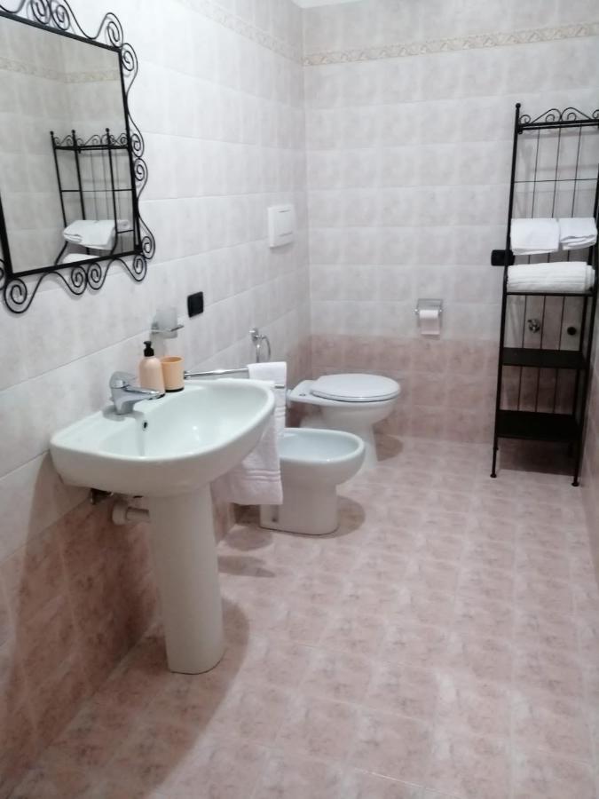 Апартаменты S.G. House Кастельнуово-дель-Гарда Экстерьер фото